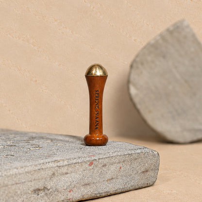 Under Eye Kansa Wand